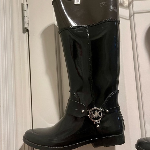 Michael Kors tall rubber boots - Picture 2 of 16